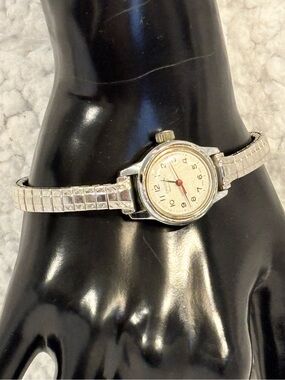 Vintage Croton Quartz Ladies Expansion Watch Silver Tone Stretch Band